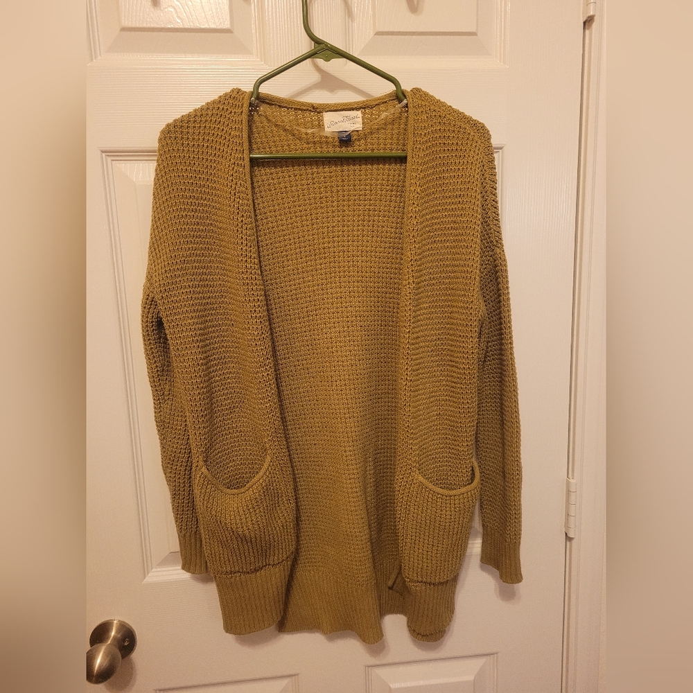 SOLD 💥Bundle 3 for $25💥 Khaki Green Cardigan
